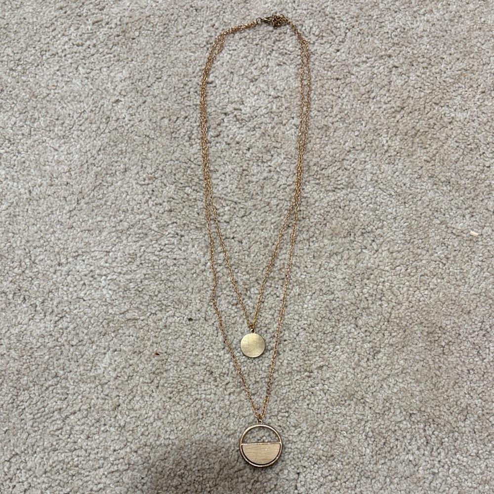 Elegant Gold Layered Necklace